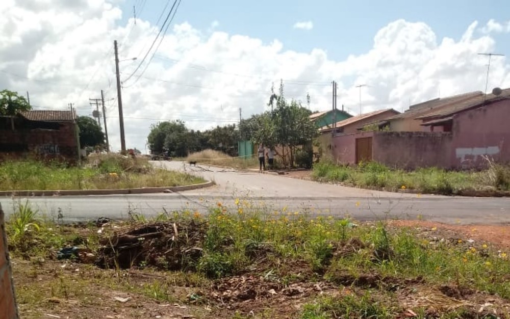 Corpo de bebê é encontrado dentro de sacola em lote baldio de Aparecida de Goiânia