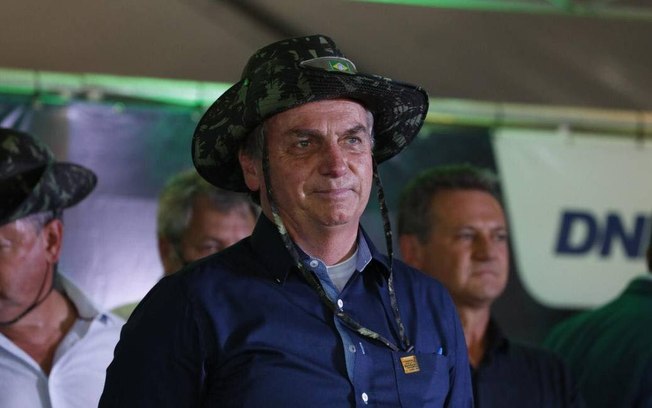 Em defesa ao Centrão, Bolsonaro diz que “negócio de satanizar partidos não existe”