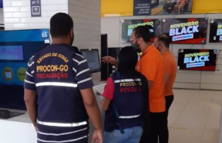 Procon Goiás  fiscaliza preços no comércio para a Black Friday