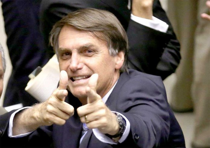 Em vídeo, Bolsonaro defende fim da greve dos caminhoneiros