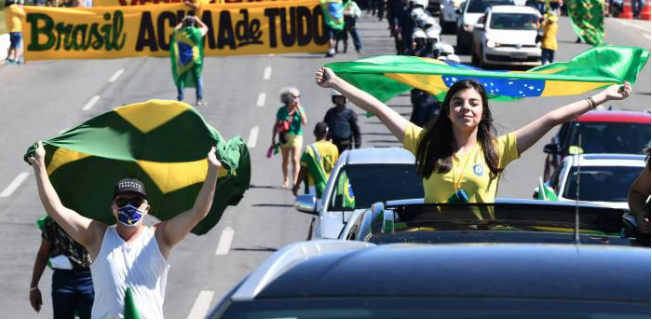 Organizador de manifestação pró-bolsonaro é internado com covid-19