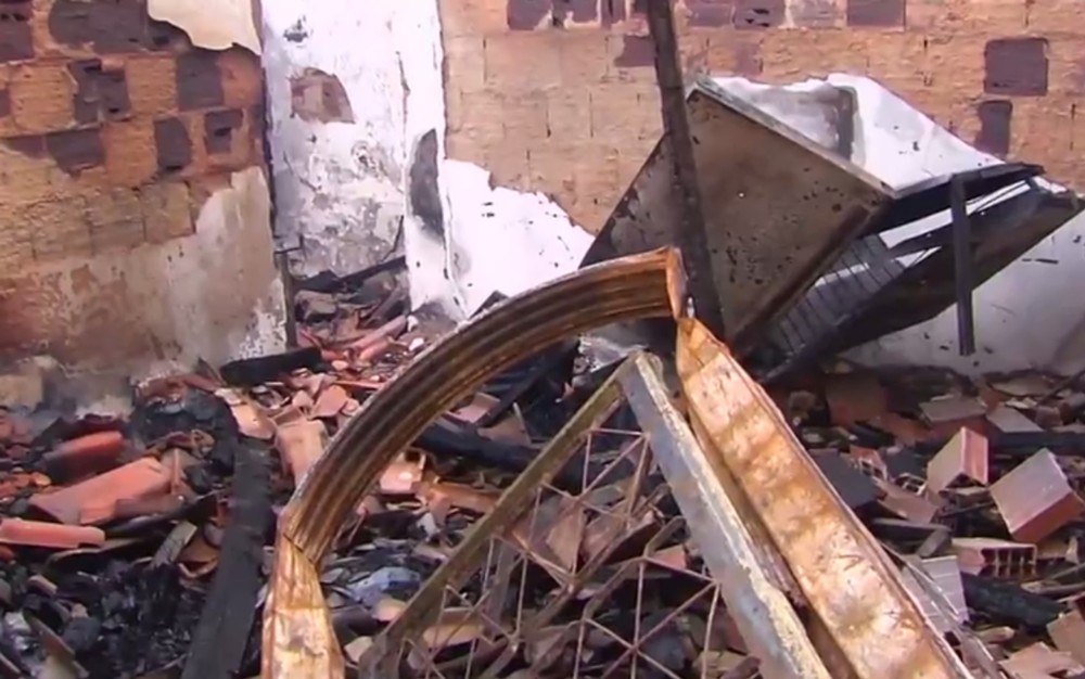 Após ter casa destruída por incêndio, casal perde todos os bens em Goiânia