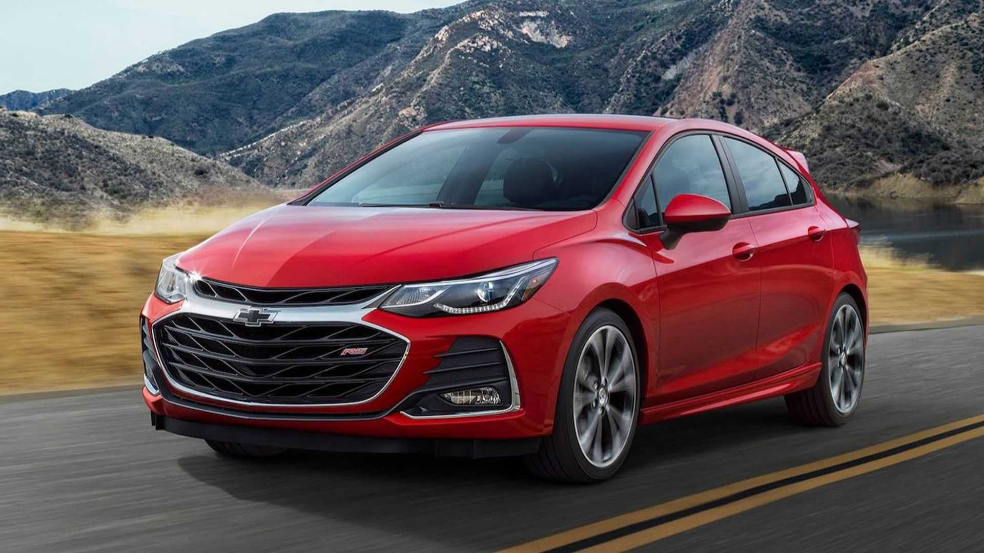 Chevrolet Cruze Sport6 estreia versão RS no Brasil