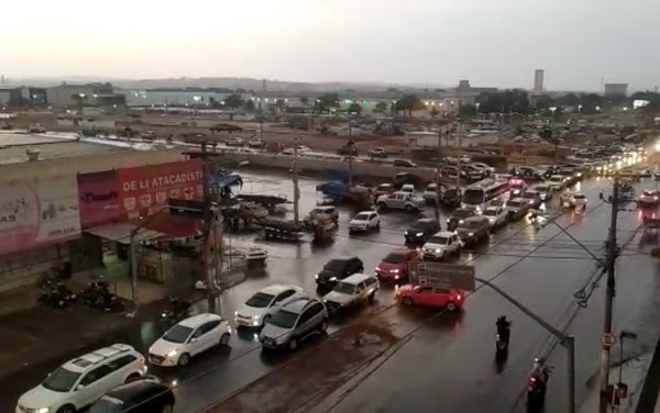 Chuva em Goiânia após quatro meses de estiagem