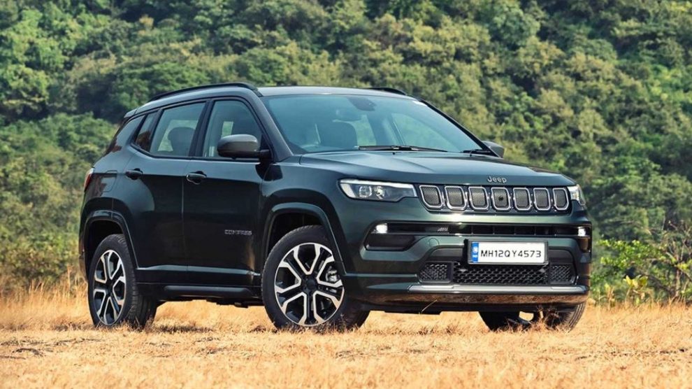 Jeep Compass 2022 começa a ser vendido com série especial 80 anos