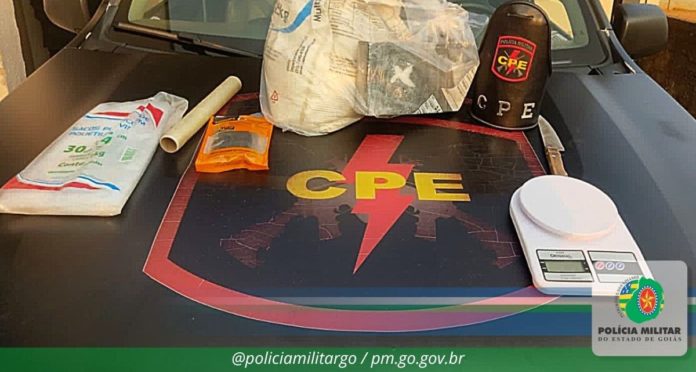 Homem é preso com cocaína e insumos avaliados em R$ 70 mil