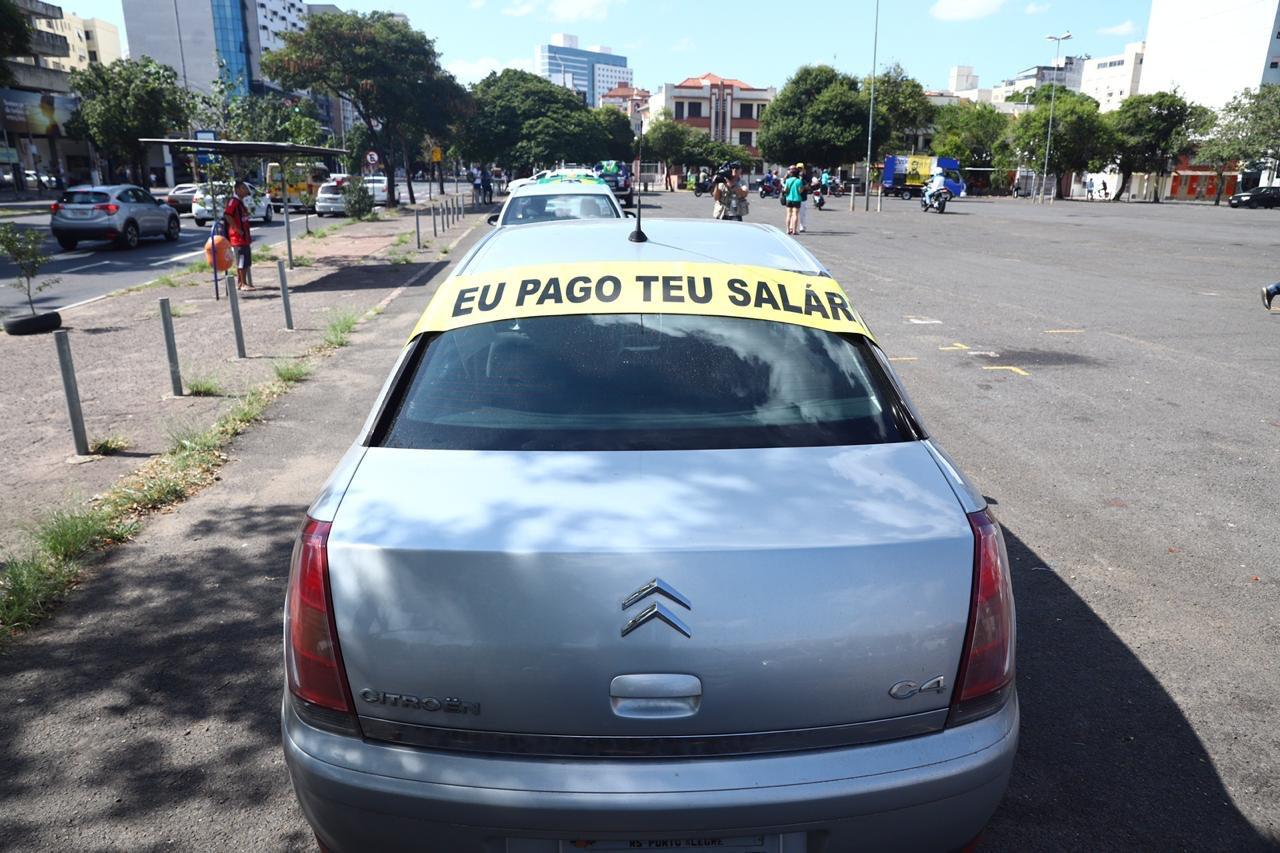 Carreata em defesa de Bolsonaro fracassa em Goiás