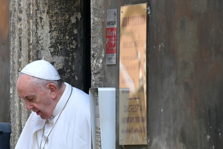 Papa Francisco reza por vítimas da Covid-19 que morreram sozinhas