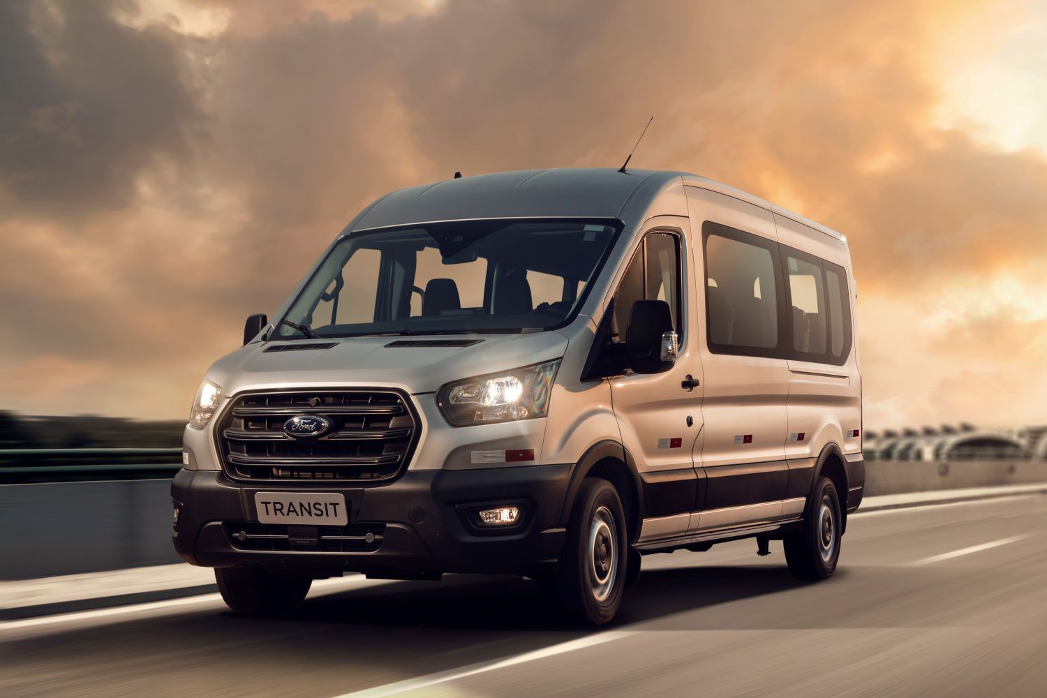 Ford Transit 2022 aposta na tecnologia como garantia de produtividade