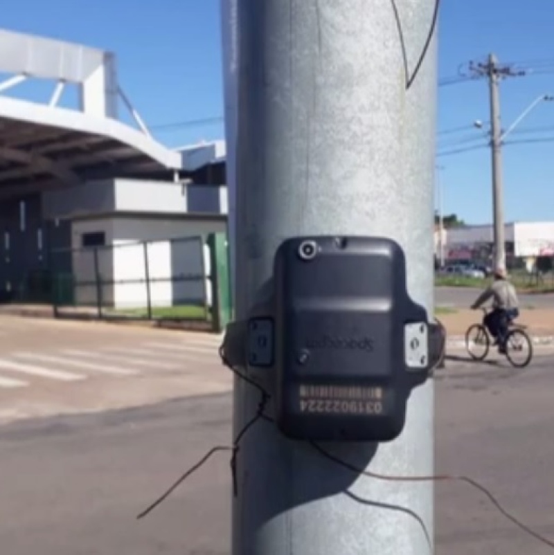 Tornozeleira eletrônica é encontrada em poste perto de terminal Garavelo