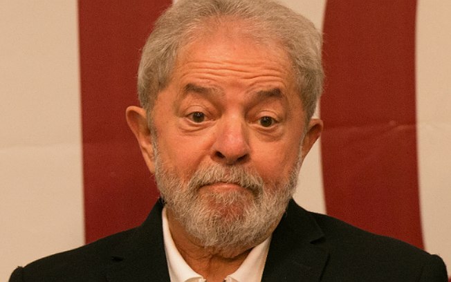 Defesa pede liberdade de Lula após decisão do Supremo