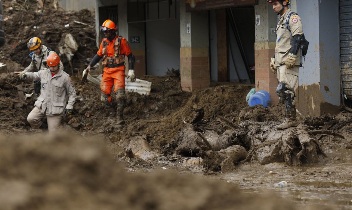 Desde 1988, Brasil soma quase 4 mil mortes em deslizamentos