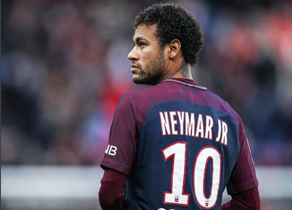 Neymar decide ficar no Paris Saint-Germain, afirma jornal espanhol