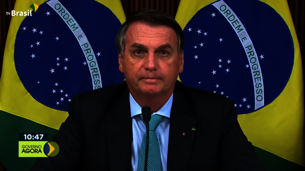 'Está definido em lei', diz Bolsonaro ao negar alta de combustível após 2º turno