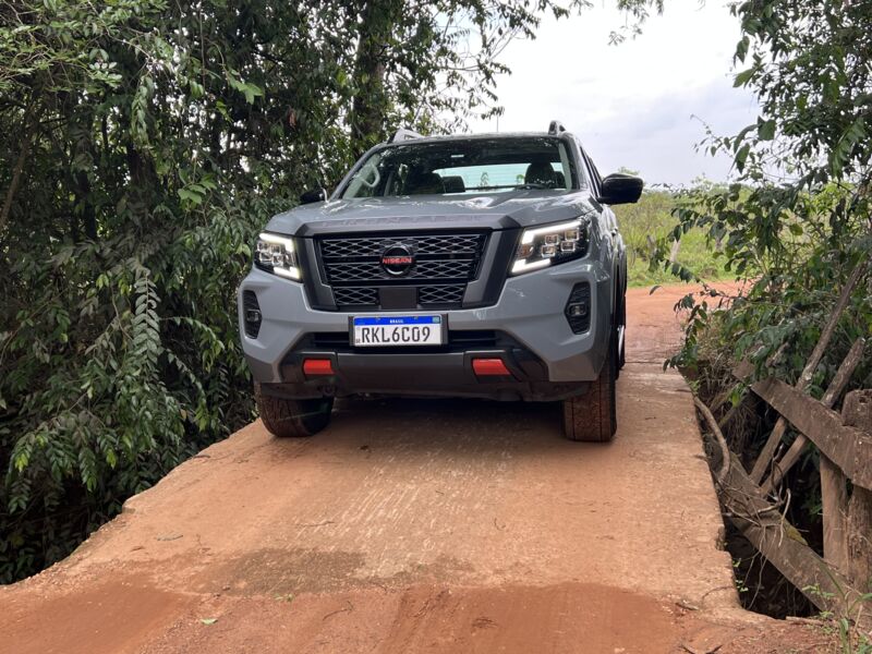 Nissan Frontier 2023 não dá mole para a concorrência