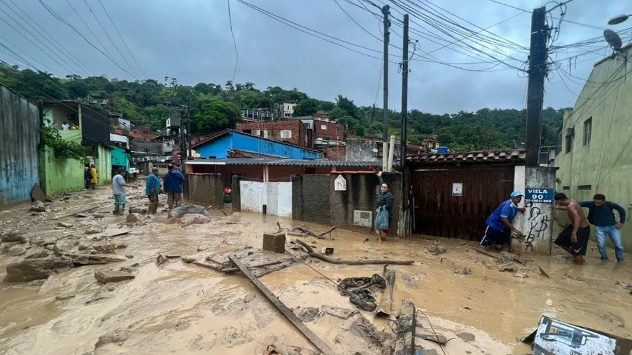 Número de mortos chega a 54 após temporal no litoral de SP