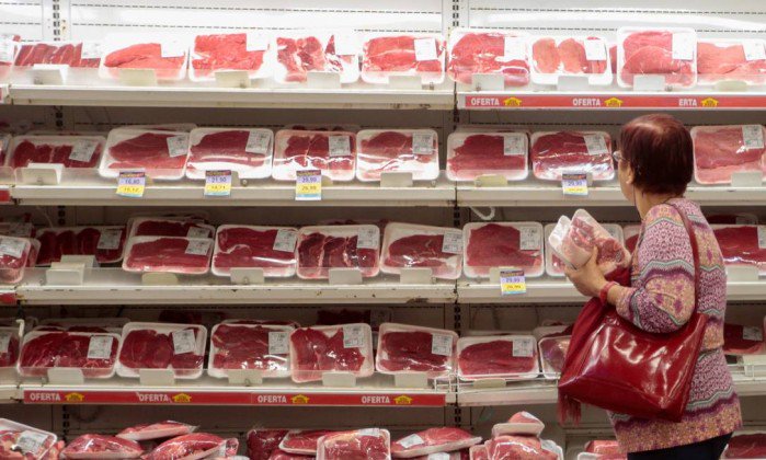 Preços das carnes acumulam queda de 3,08% no ano, mostra IBGE com base no IPCA-15