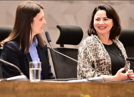 Maria Yvelônia: A Escolha Unânime de Goiás