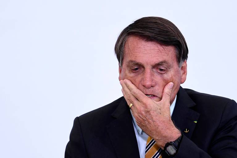 8/1: Eliziane pede indiciamento de Bolsonaro