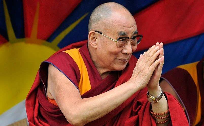 Dalai Lama é vacinado contra a Covid-19