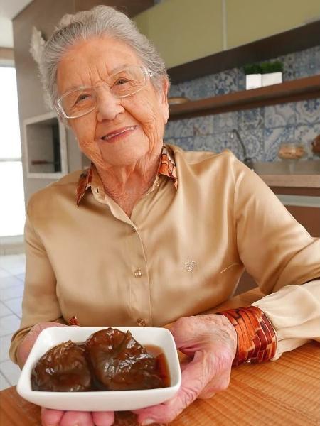 Palmirinha Onofre apresenta melhora e deixa UTI