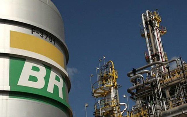 Governo mantém cerco à Petrobras