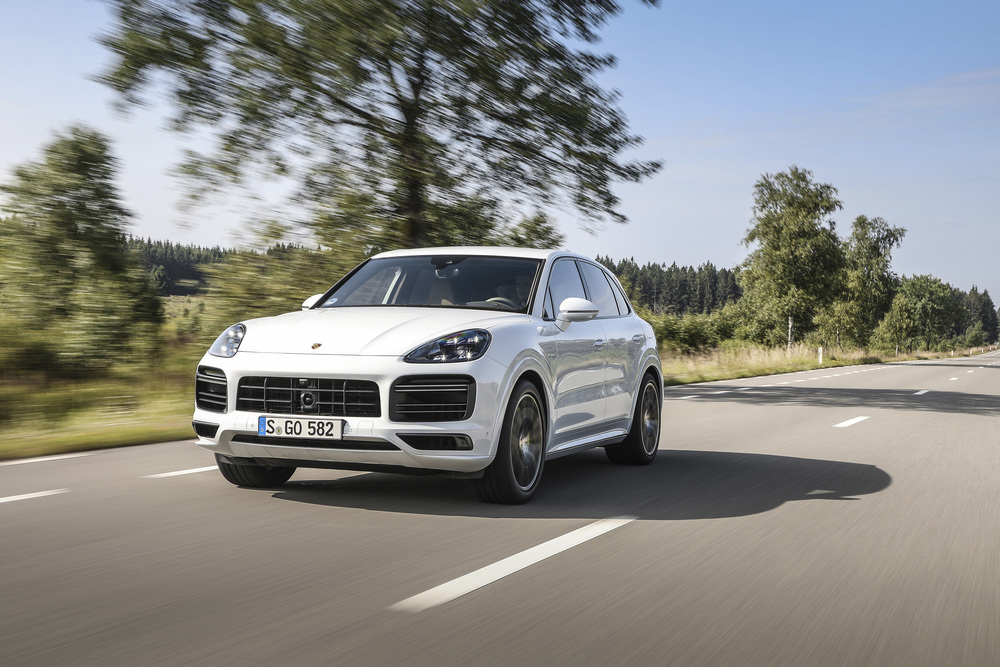 Porsche Cayenne Turbo S E-Hybrid custa quase R$ 1 milhão