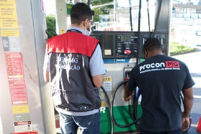 Postos em BH que forneciam menos combustível teve bombas interditadas pelo Procon-MG