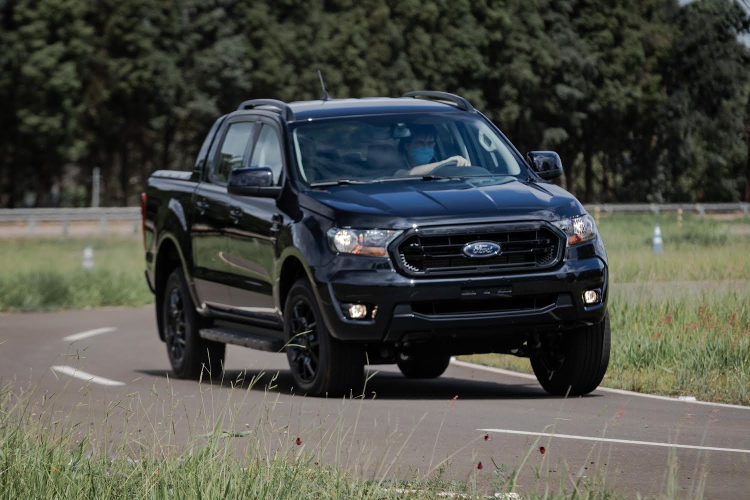 Ranger Black 2022 abre a série de lançamentos da Ford no ano