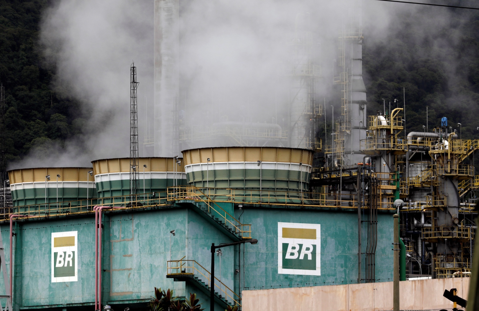 A pedido de Temer, Parente negocia com petroleiros para evitar greve