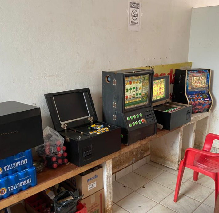 PC de Valparaíso de Goiás fecha casa de jogos clandestinos