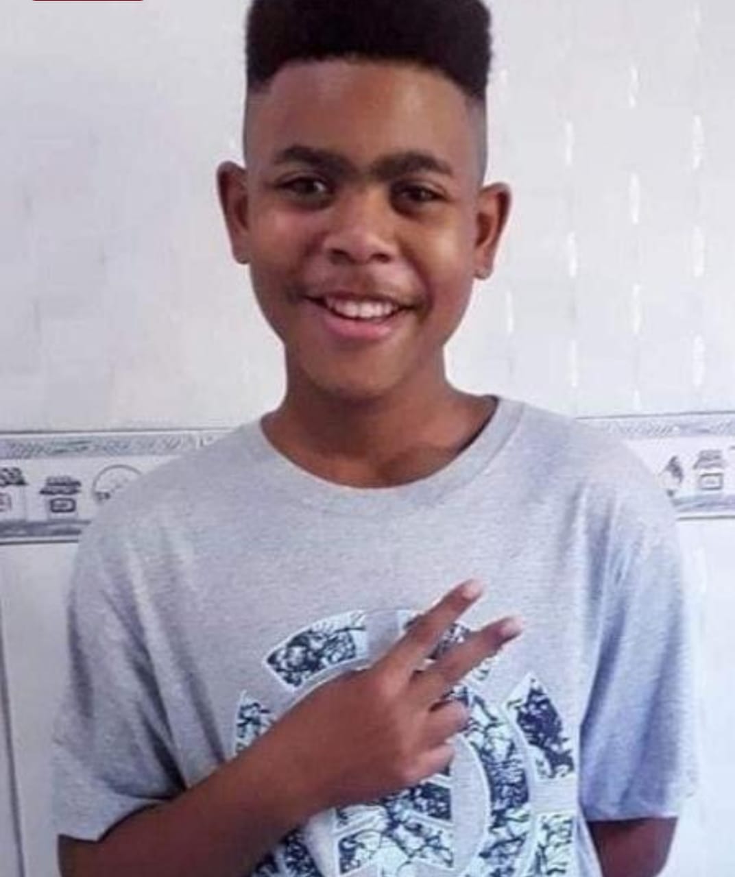 Família crítica polícia do RJ por morte de adolescente