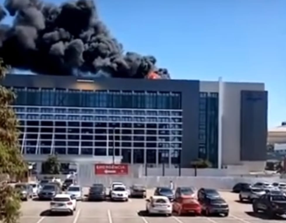 Brasília: incêndio atinge Hospital Santa Luzia