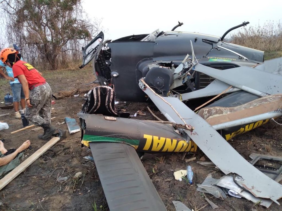 Aeronave que auxiliava em incêndio no Pantanal cai e deixa três feridos