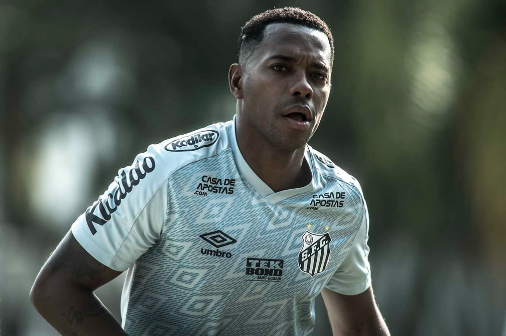 Robinho e amigo são condenados por estupro, confirma corte de Milão