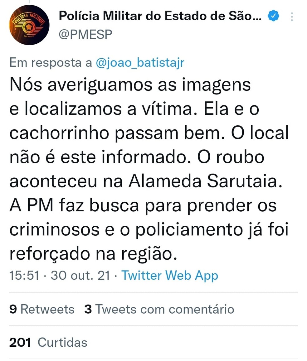 PM diz que mulher e cachorro arrastados por bandidos em fuga à luz do dia passam bem — Foto: Reprodução