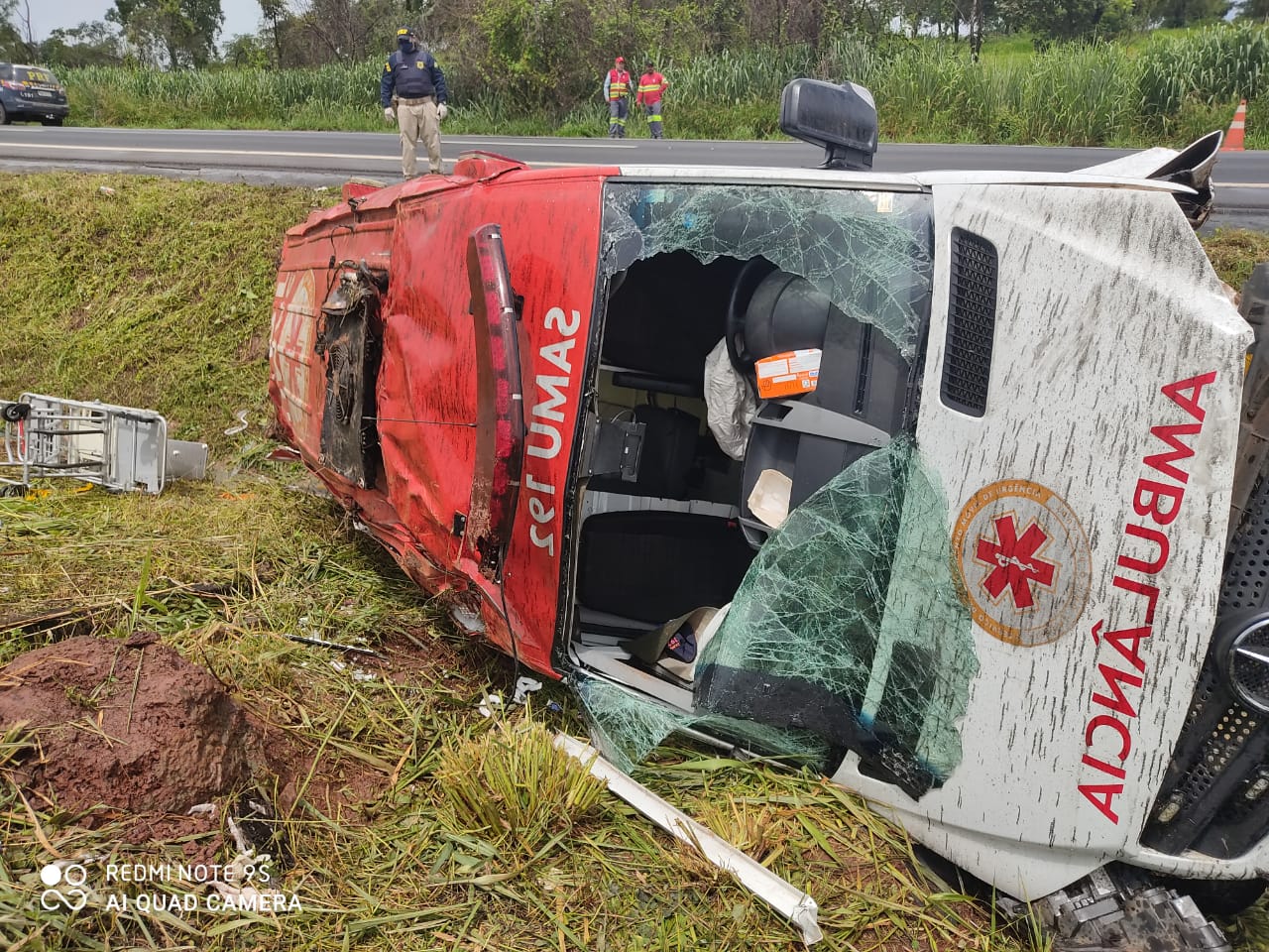 Acidente na BR 153 envolve viatura do SAMU que transportava bebê