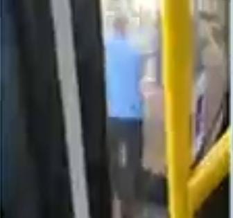 Motorista agride idoso em ônibus