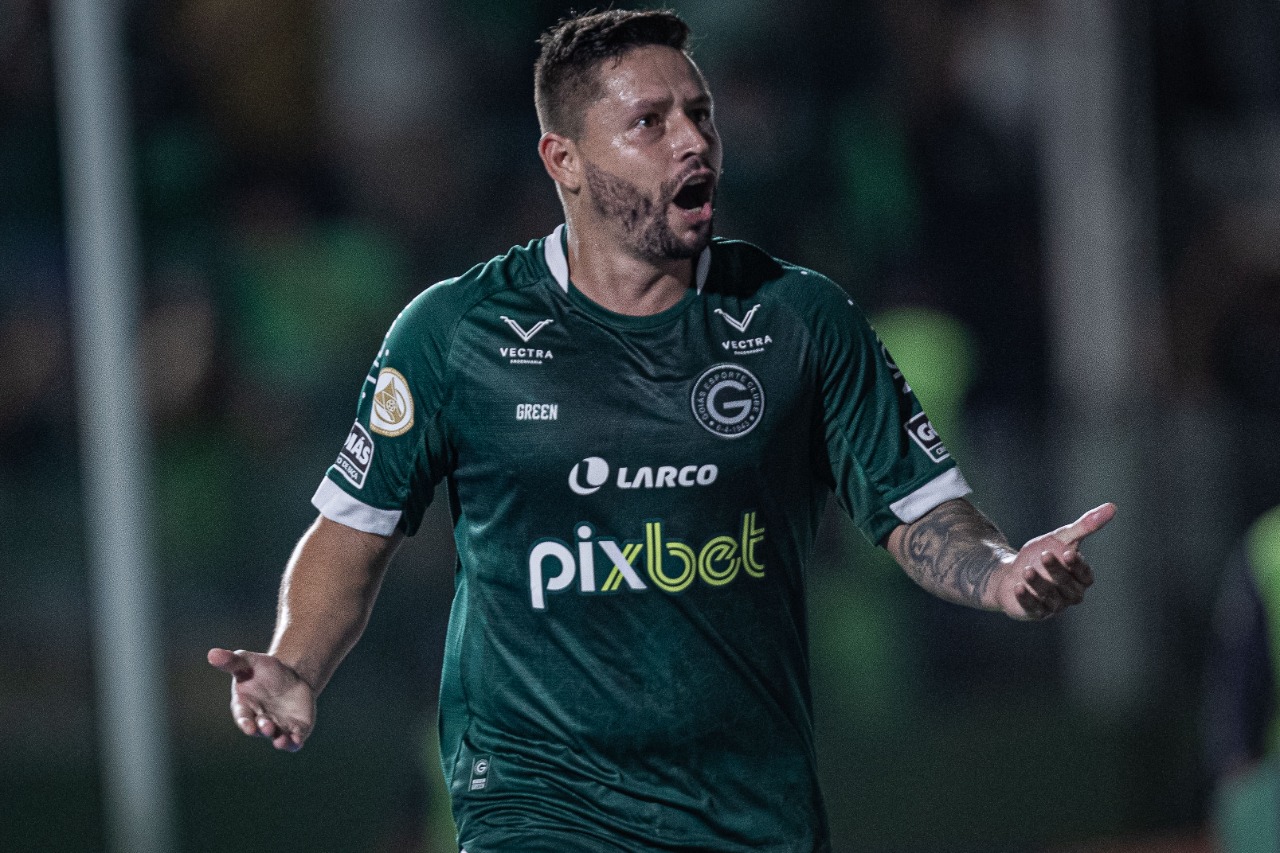 Goiás vence o Santos e respira no Campeonato Brasileiro