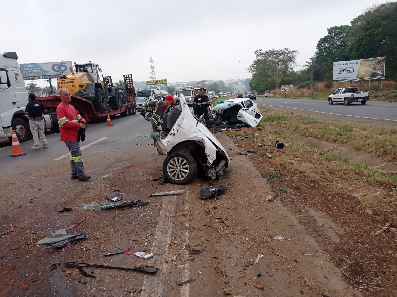 Quatro pessoas ficam feridas após acidente na BR-153