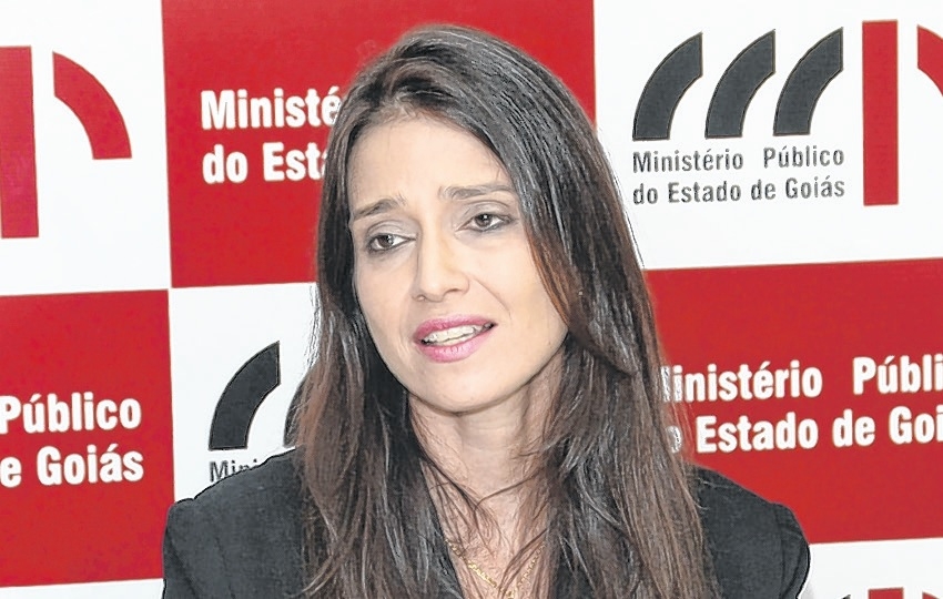 MP aponta falhas em contratos de empresas