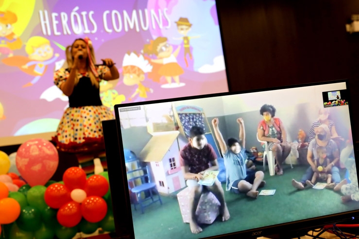 TJGO leva apresentações do projeto “Liga Infantil dos Heróis Comuns, mas Especiais” para crianças de instituições de acolhimento