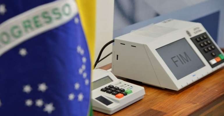 TSE registra 1,9 mil urnas trocadas e 35 prisões