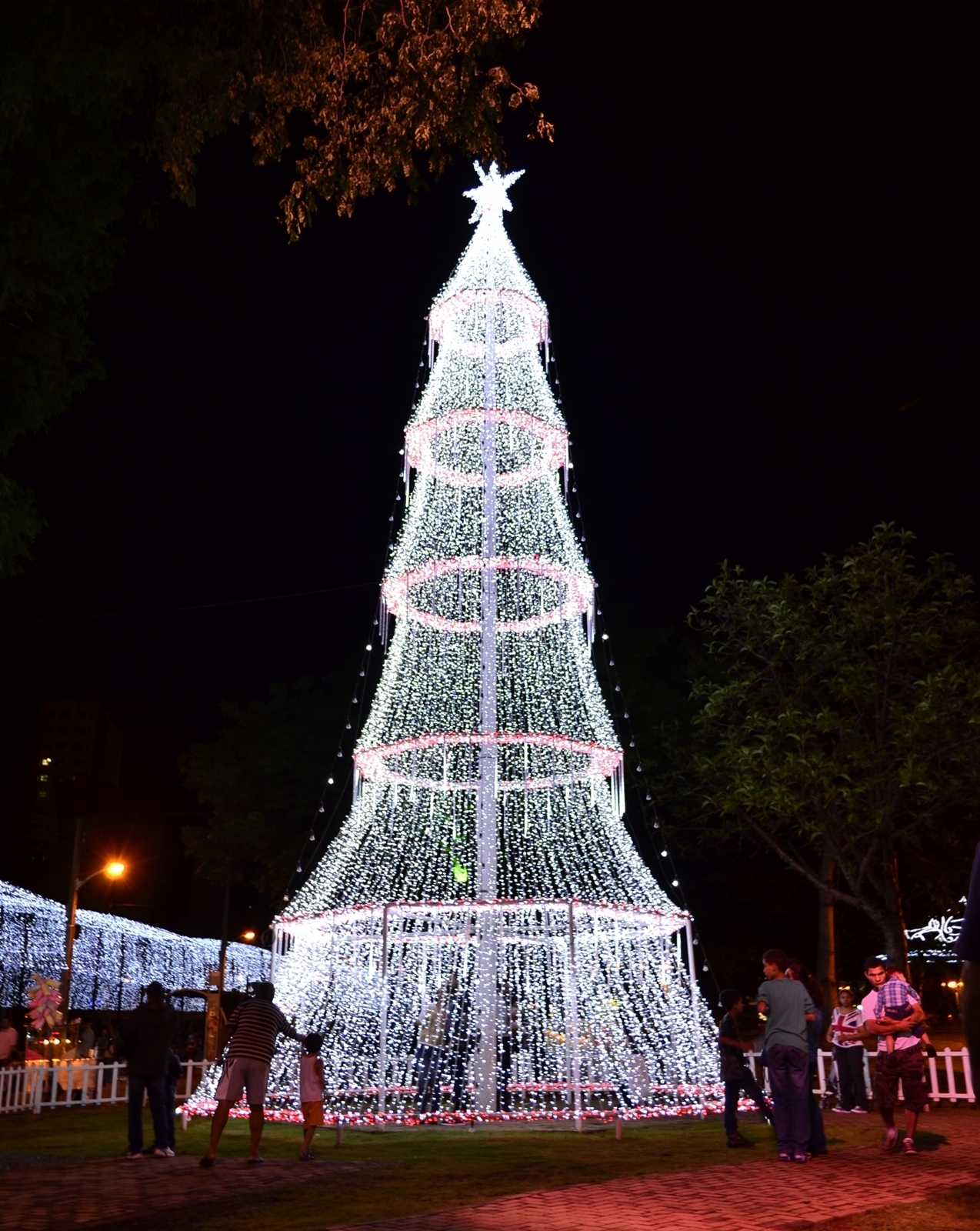 Iluminação de natal da praça Tamandaré será inaugurada nesta sexta-feira (15/12)