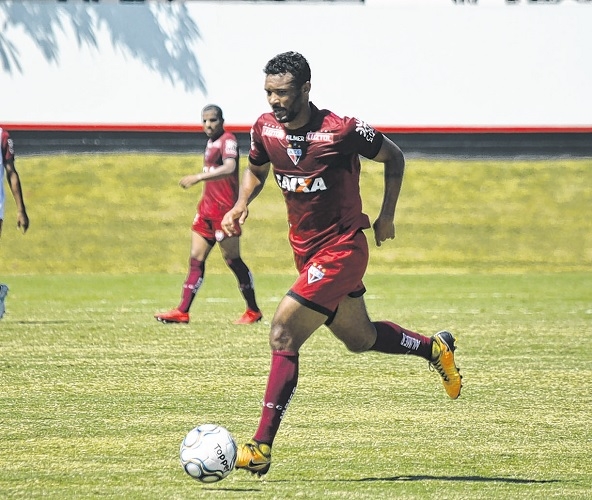 Valmiro Batista questiona instalação de pedágio