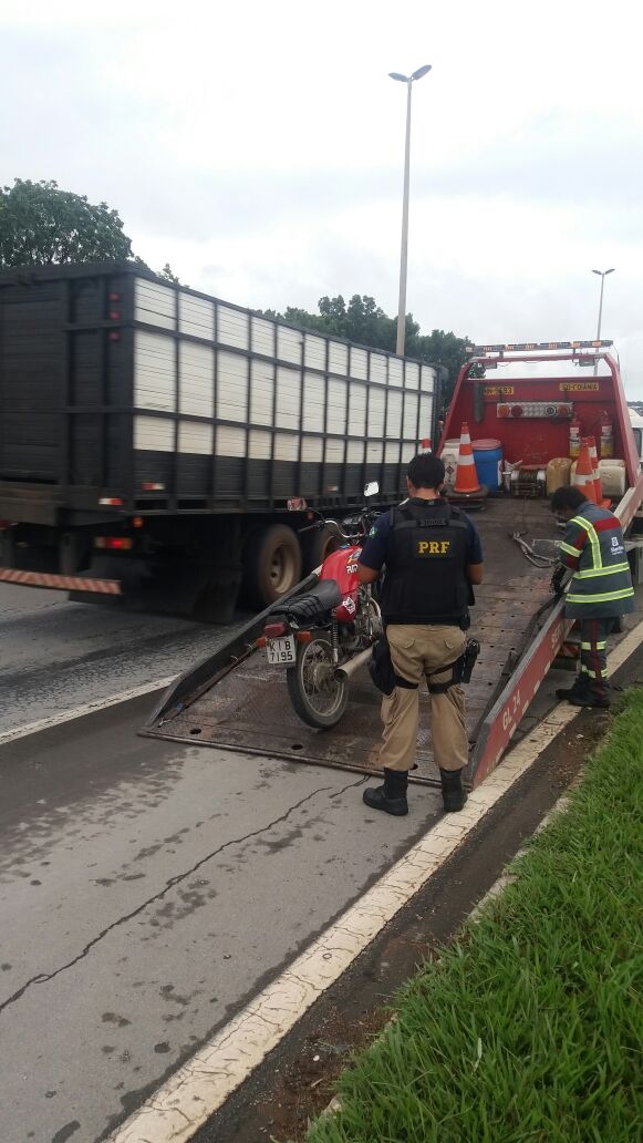 Motocicleta é flagrada duas vezes em dez minutos sendo conduzida por pilotos embriagados distintos