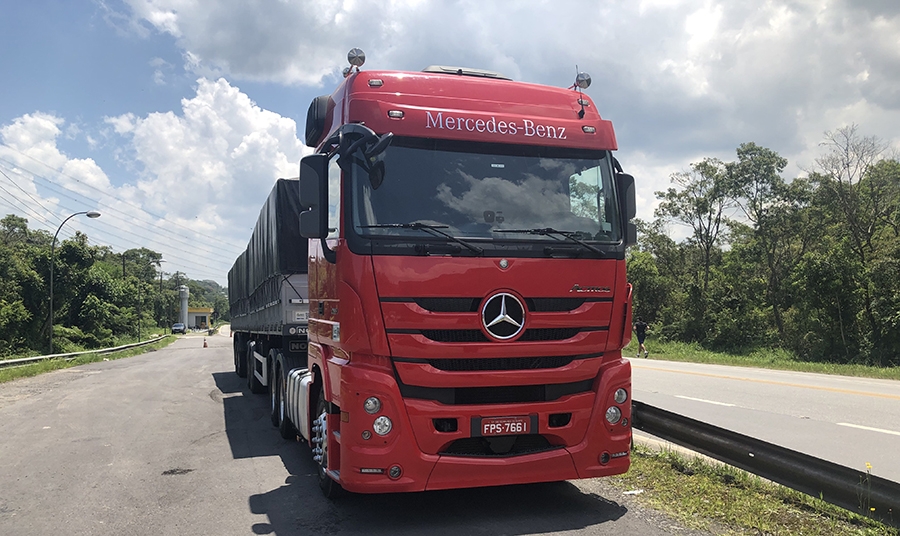 Viagem dos sonhos na boleia do Mercedes-Benz Actros 2651 de 510 cv