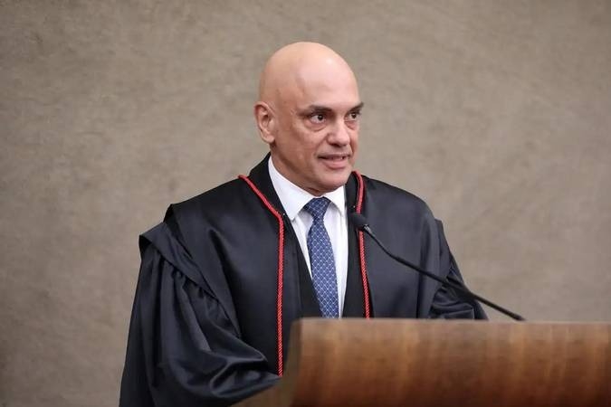 Moraes determina transferência de R$ 18 mi bloqueados de X e Starlink para conta da União