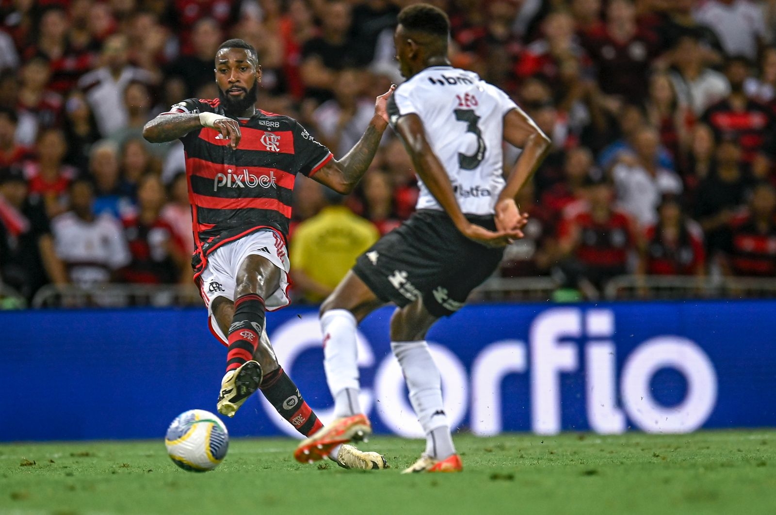 No clássico dos milhões, Flamengo e Vasco empatam