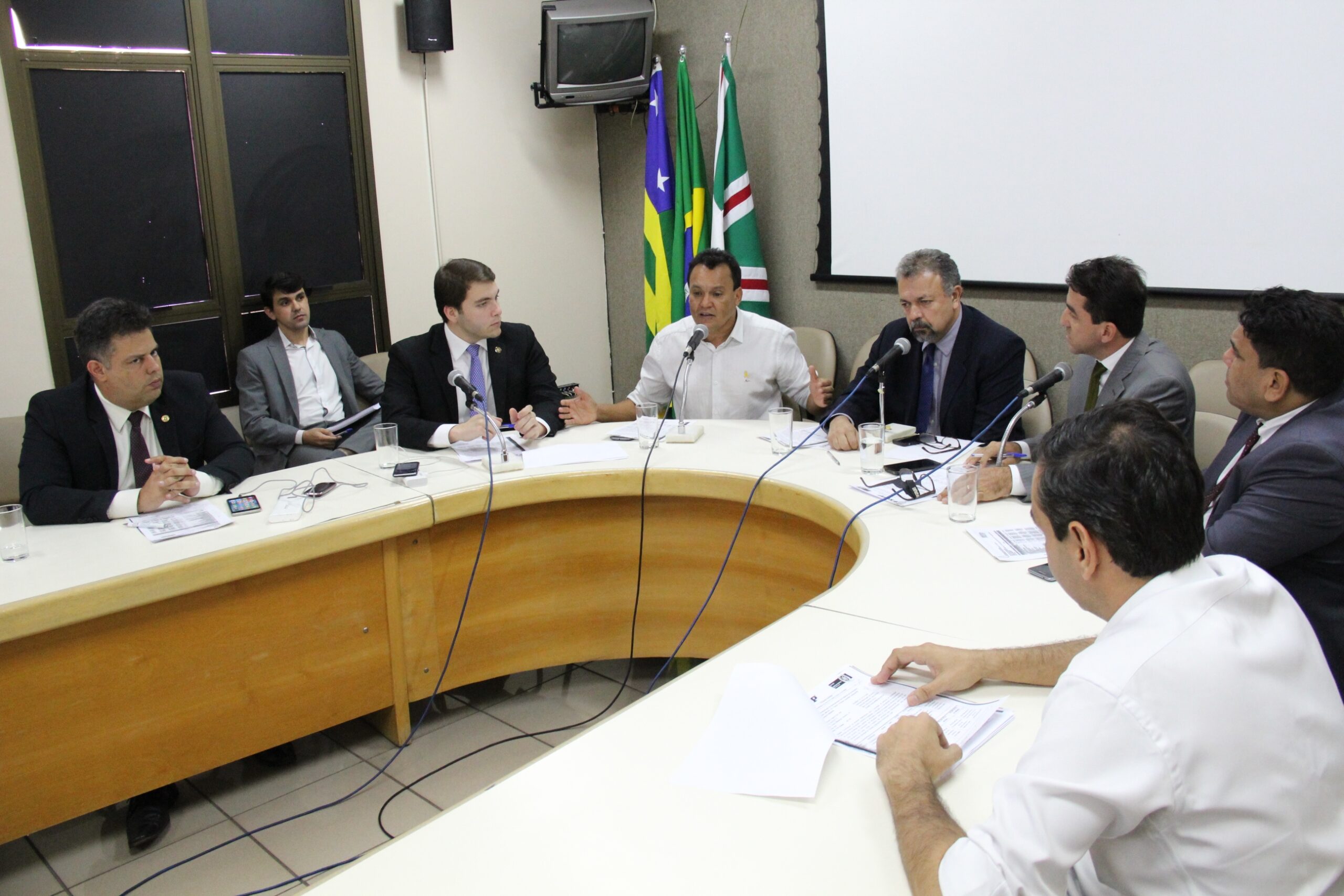 Câmara Municipal de Goiânia quer impedir contrato de instalação de fotossensores